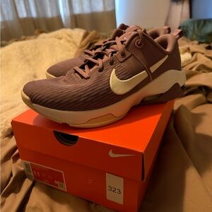 Nike Air Zoom Bella 6 Athletic Shoes